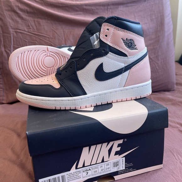 Women’s Jordan 1 Atmosphere/BubbleGum size 7 - Picture 1 of 3